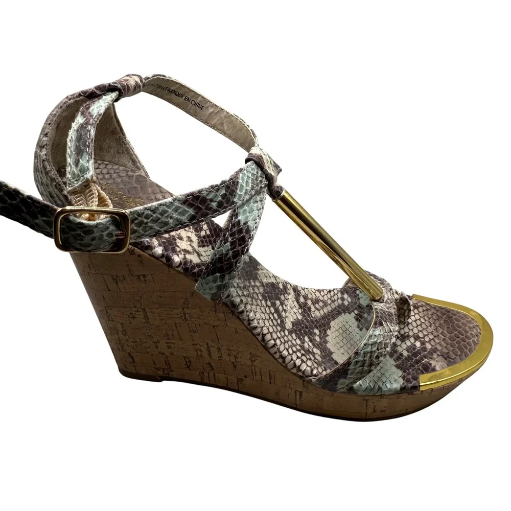 Mossimo open toe wedge sandal, snake print gold medal detail ‎ 7.5